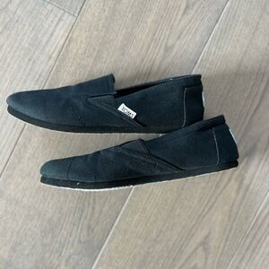 TOMS Women’s Black Canvas Slip-On Loafers